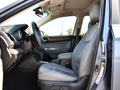 Used 2018 Subaru Outback 3.6R Limited AWD/4WD image 15