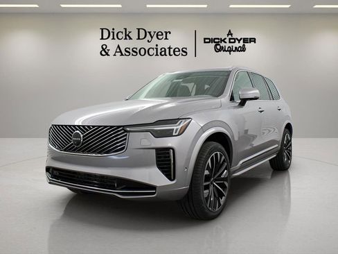 New 2026 Volvo XC90 B6 Plus w/ Protection Package Premier image 6