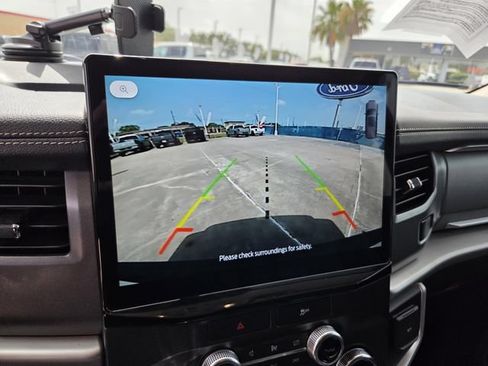 Used 2022 Ford Expedition XLT RWD image 8