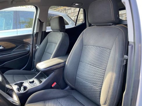Used 2020 GMC Terrain SLE w/ Driver Convenience Package FWD image 9