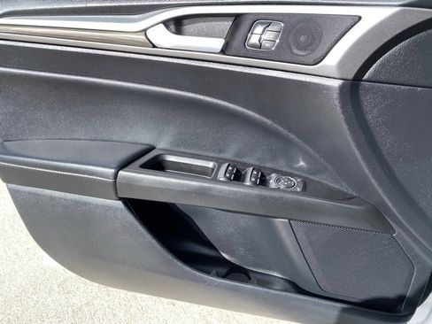 Used 2019 Ford Fusion SEL image 13