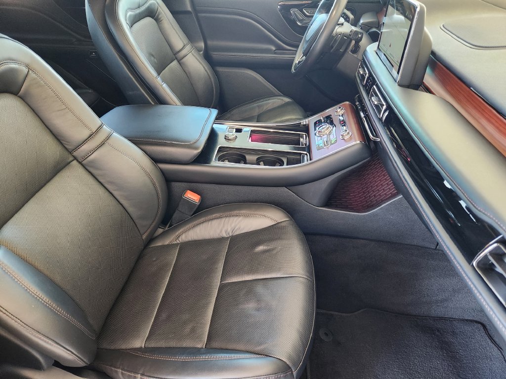 Used 2023 Lincoln Aviator Reserve w/ Equipment Group 201A RWD image 13