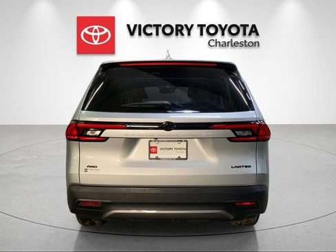 Used 2024 Toyota Grand Highlander Limited image 3