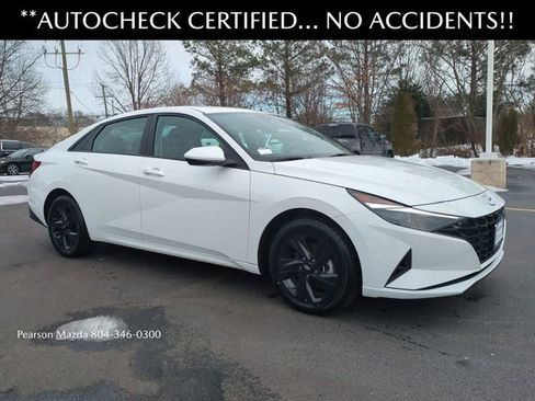 Used 2023 Hyundai Elantra Blue image 2