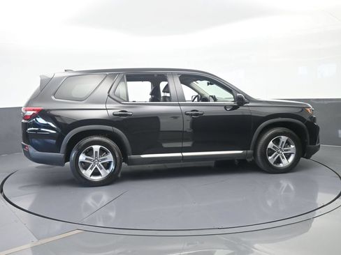 Used 2025 Honda Pilot EX-L image 7