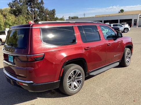 Used 2022 Jeep Wagoneer Series III w/ Flexible Seating Group image 3