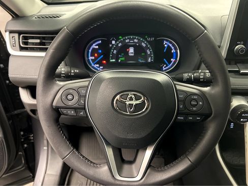 Used 2025 Toyota RAV4 XLE Premium w/ Weather Package AWD/4WD image 11