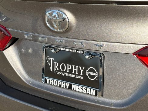 Used 2022 Toyota Camry SE image 8