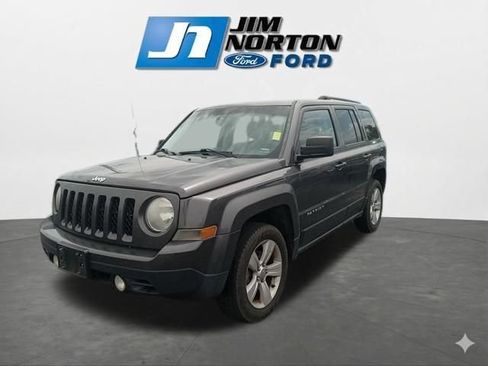 Used 2014 Jeep Patriot Latitude w/ Sun/Sound Group AWD/4WD image 4