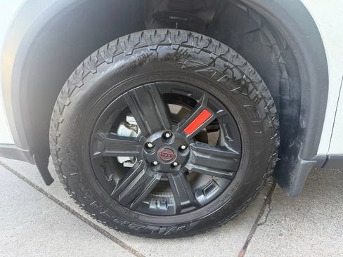 Used 2025 Nissan Rogue SV AWD/4WD image 10
