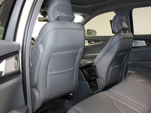 Used 2019 Lincoln Nautilus Reserve w/ Ultimate Package image 25