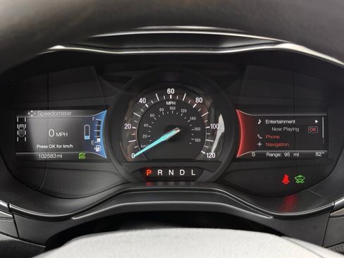 Used 2019 Ford Fusion SE FWD image 26