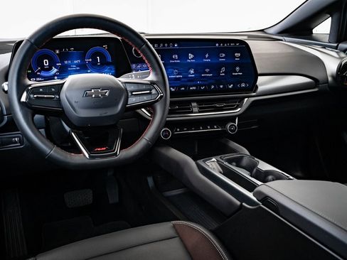 Used 2025 Chevrolet Equinox EV RS image 4