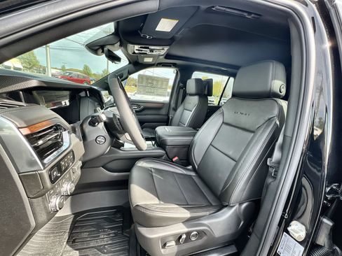 New 2026 GMC Yukon Denali w/ Denali Reserve Package AWD/4WD image 75