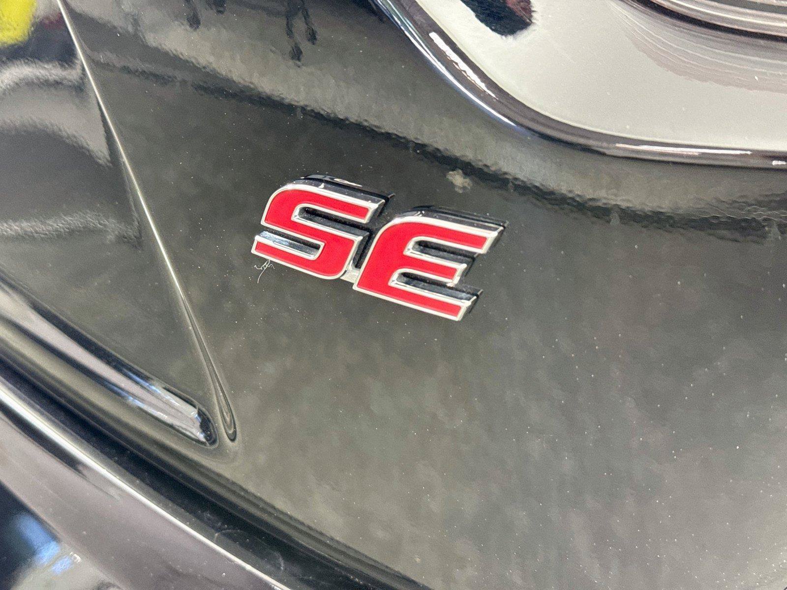 Certified 2025 Toyota Corolla SE w/ SE Premium Package FWD image 14