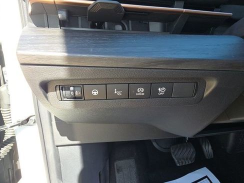 Used 2024 Nissan Ariya FWD image 14