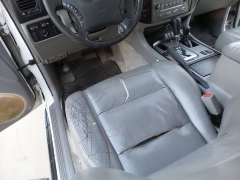 Used 2003 Toyota Land Cruiser image 36