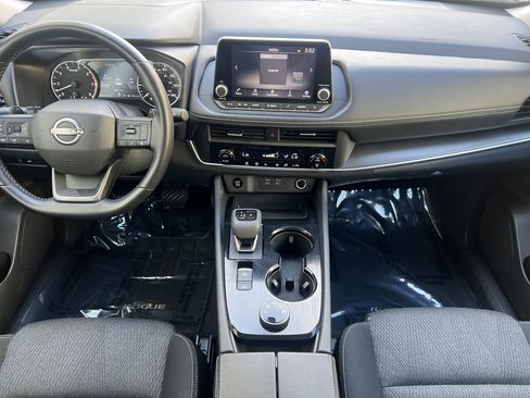 Used 2025 Nissan Rogue SV AWD/4WD image 31