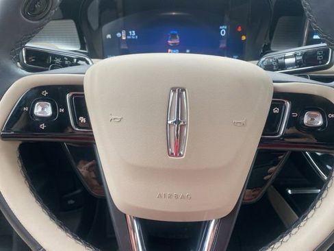 Used 2025 Lincoln Corsair FWD w/ Equipment Group 101A image 20