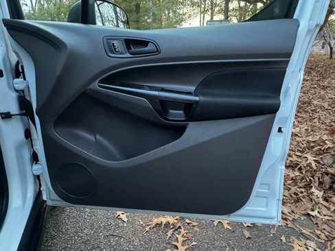 Used 2019 Ford Transit Connect XL image 9