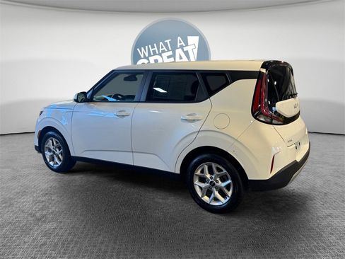 Certified 2023 Kia Soul LX w/ LX Technology Package image 6