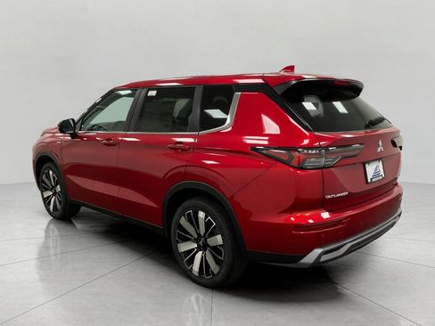 New 2025 Mitsubishi Outlander SE image 7