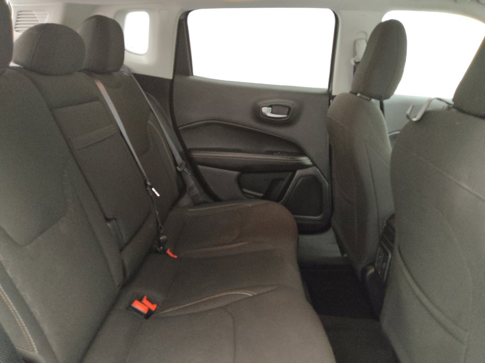 Used 2018 Jeep Compass Sport w/ Tech Group FWD image 19