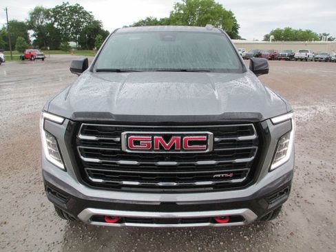 New 2026 GMC Yukon XL AT4 AWD/4WD image 10