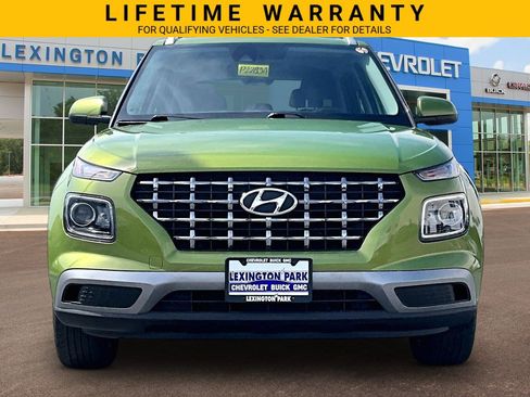 Used 2022 Hyundai Venue SEL w/ Cargo Package FWD image 3