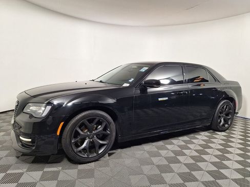 Used 2022 Chrysler 300 Touring L RWD image 1