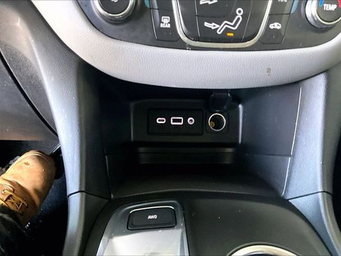 Used 2024 Chevrolet Equinox LS AWD/4WD image 26