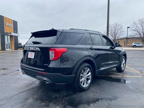 Used 2023 Ford Explorer Limited image 9