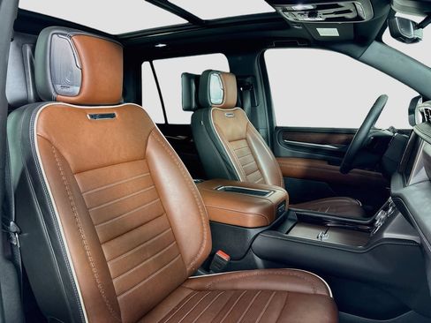Certified 2024 GMC Yukon Denali Ultimate AWD/4WD image 36