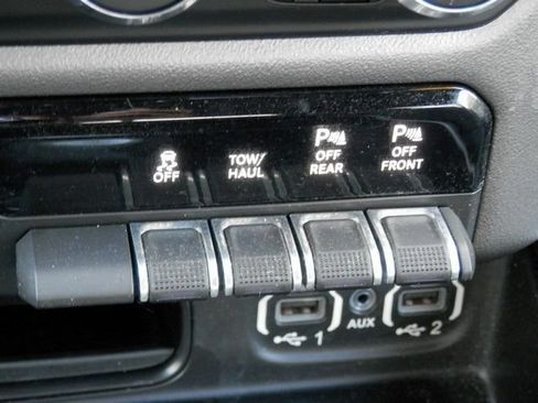 Used 2020 RAM 1500 Big Horn AWD/4WD image 29