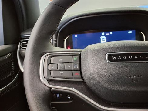 Used 2024 Jeep Wagoneer 2WD image 30