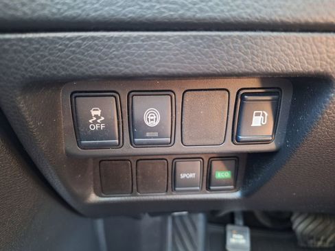Used 2019 Nissan Rogue S FWD image 12