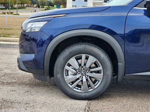 New 2025 Nissan Pathfinder SV image 6