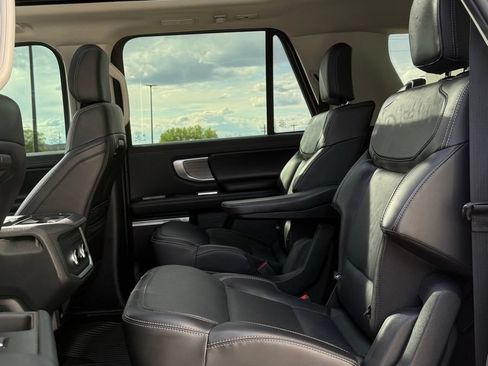 Used 2025 Ford Expedition Max Platinum AWD/4WD image 13