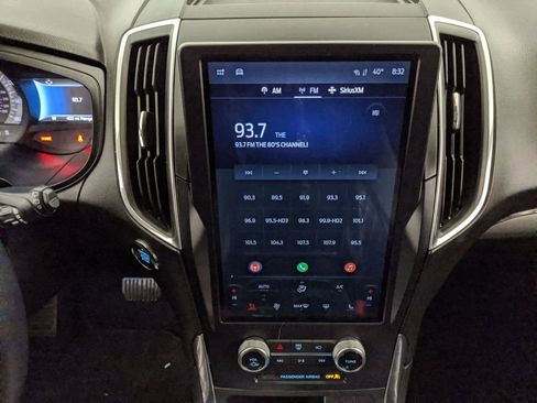 Certified 2024 Ford Edge Titanium image 8