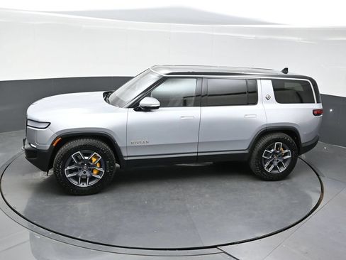 Used 2023 Rivian R1S Adventure AWD/4WD image 36
