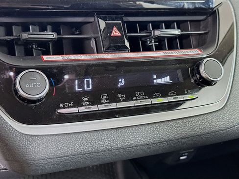 Used 2025 Toyota Corolla LE image 23