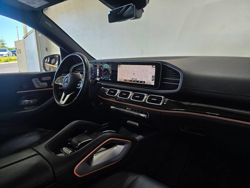 Used 2022 Mercedes-Benz GLS 450 4MATIC image 33