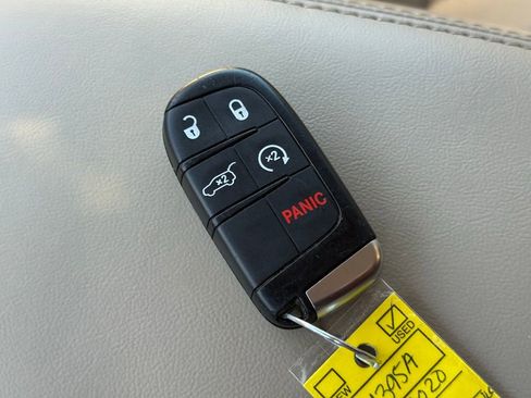 Used 2020 Jeep Grand Cherokee Limited image 40