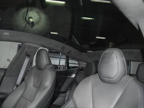 Used 2021 Tesla Model S Plaid image 47