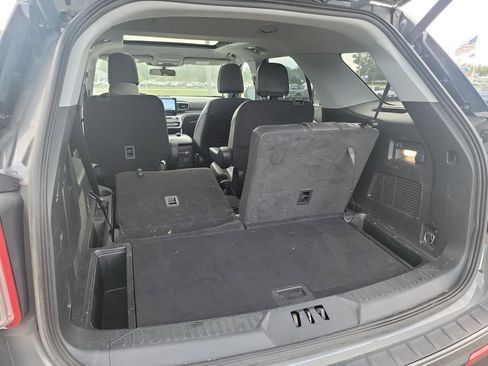 Used 2022 Ford Explorer XLT w/ Equipment Group 202A image 34