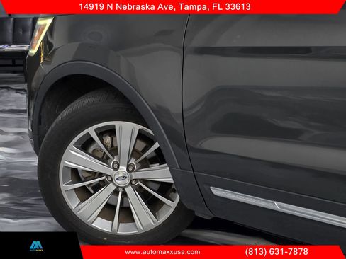 Used 2018 Ford Explorer Limited w/ Class II Trailer Tow Package FWD image 5