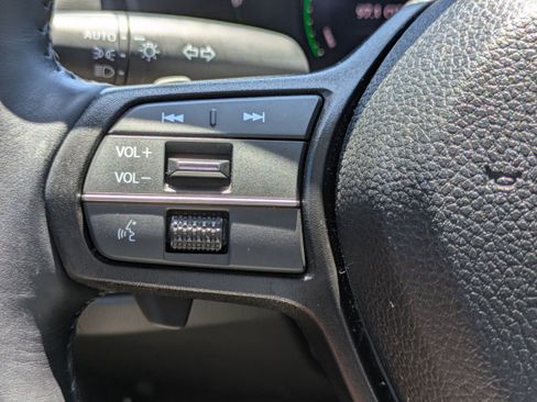 Certified 2025 Honda Accord EX-L image 32