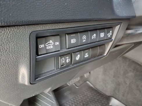 Used 2022 Toyota Tundra SR5 w/ SR5 Premium Package AWD/4WD image 23