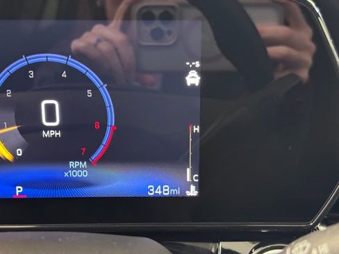 New 2026 Chevrolet Trax RS w/ Sunroof Package image 30