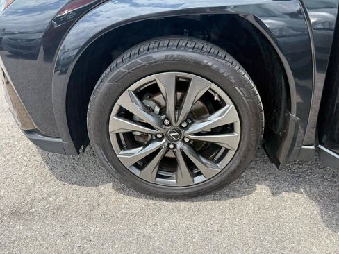 Used 2022 Lexus UX 200 F Sport w/ Accessory Package (Z2) FWD image 27